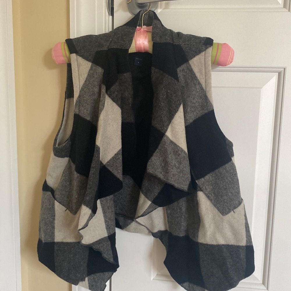 GAP Wool Buffalo check ruffle vest